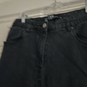 Make An Offer black Simple Bee jeans 👖